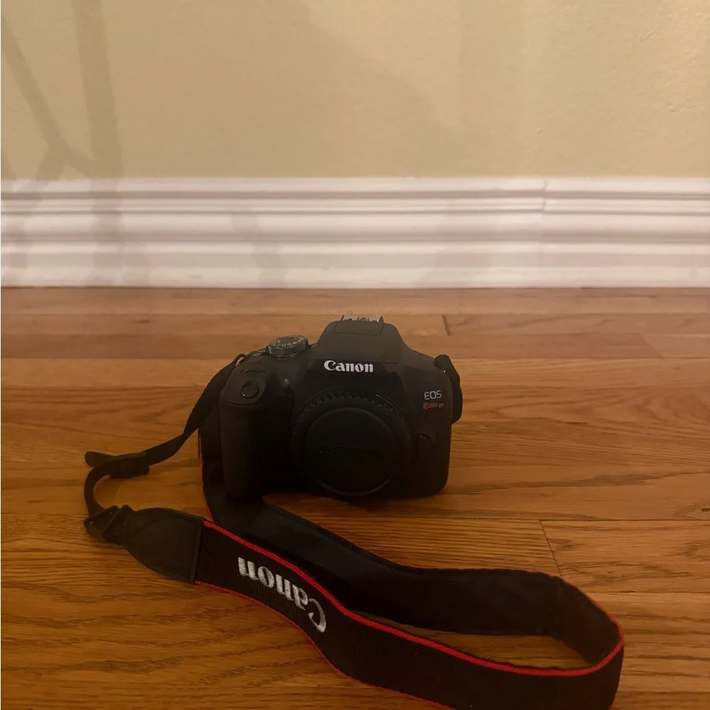 Canon EOS Rebel T7 DSLR Camera with 18-55mm Lens - Black !!!ONLY USED ONCE!!!